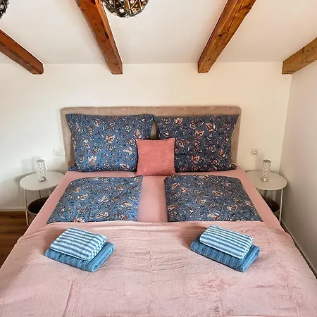 Haus Friedau Apartamento *